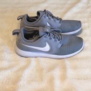 Nike roshe two in gray